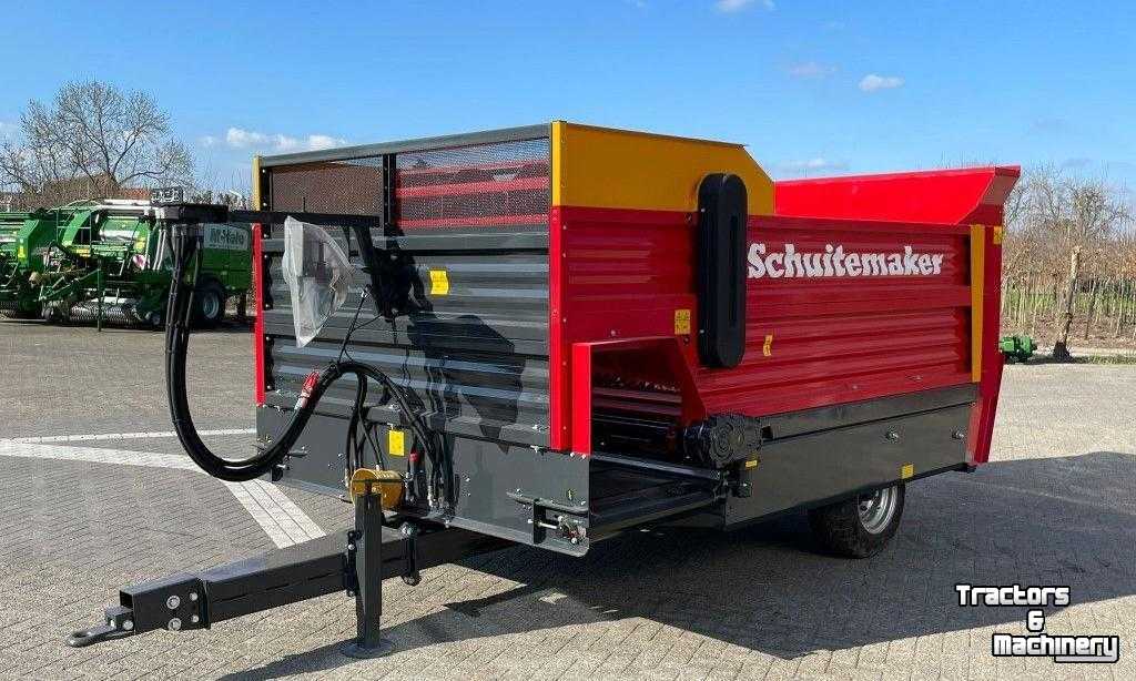 Silage-block distribution wagon Schuitemaker Amigo 30W Blokkendoseerwagen Blokkenwagen