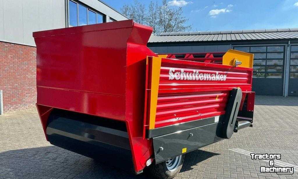 Silage-block distribution wagon Schuitemaker Amigo 30W Blokkendoseerwagen Blokkenwagen