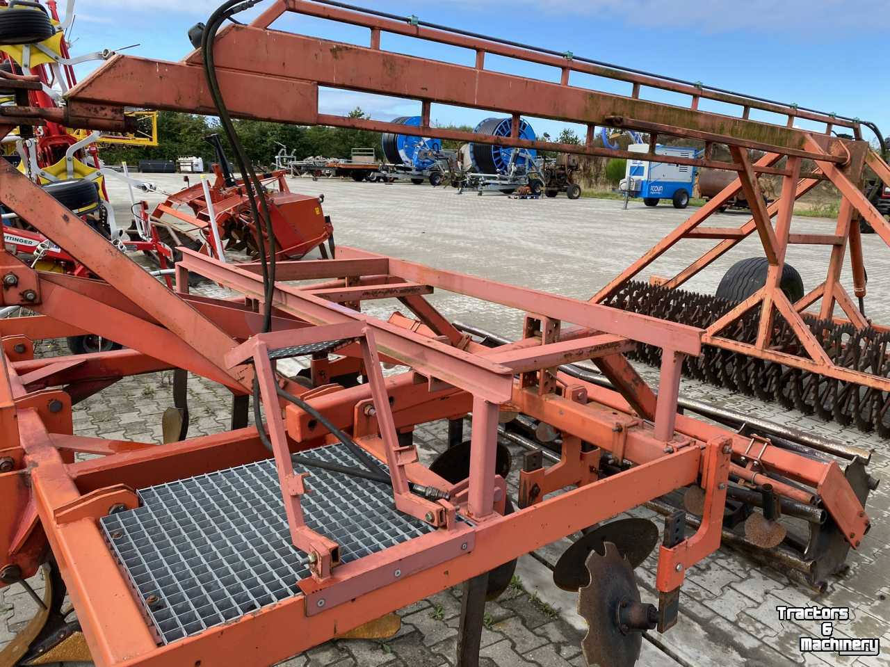 Seed drill Delimbe T18 pneumatische zaaimachine 300 liter