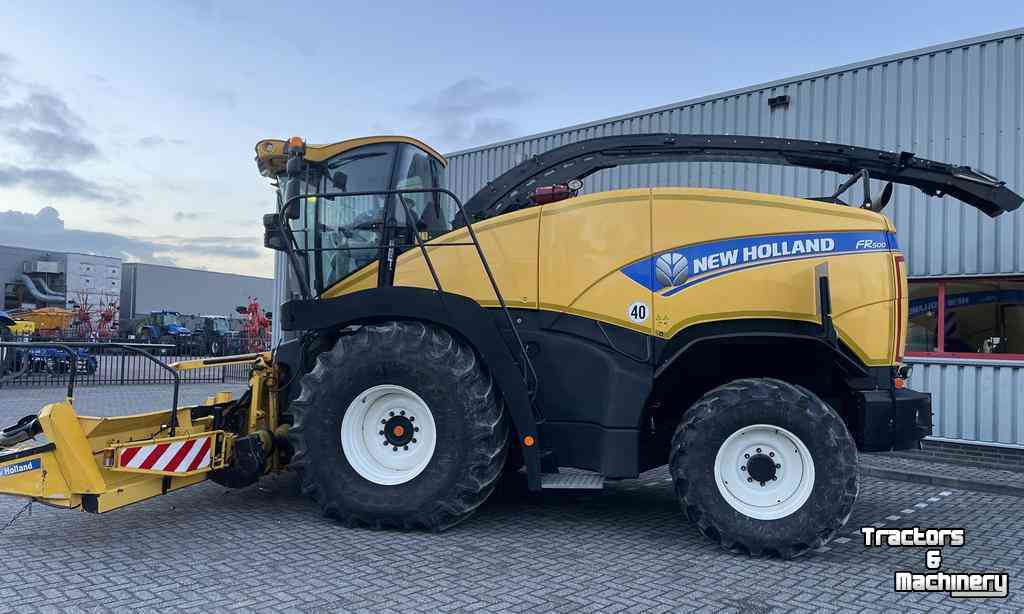 Forage-harvester New Holland FR500 met FI440 Maisbek