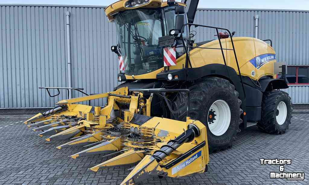 Forage-harvester New Holland FR500 met FI440 Maisbek