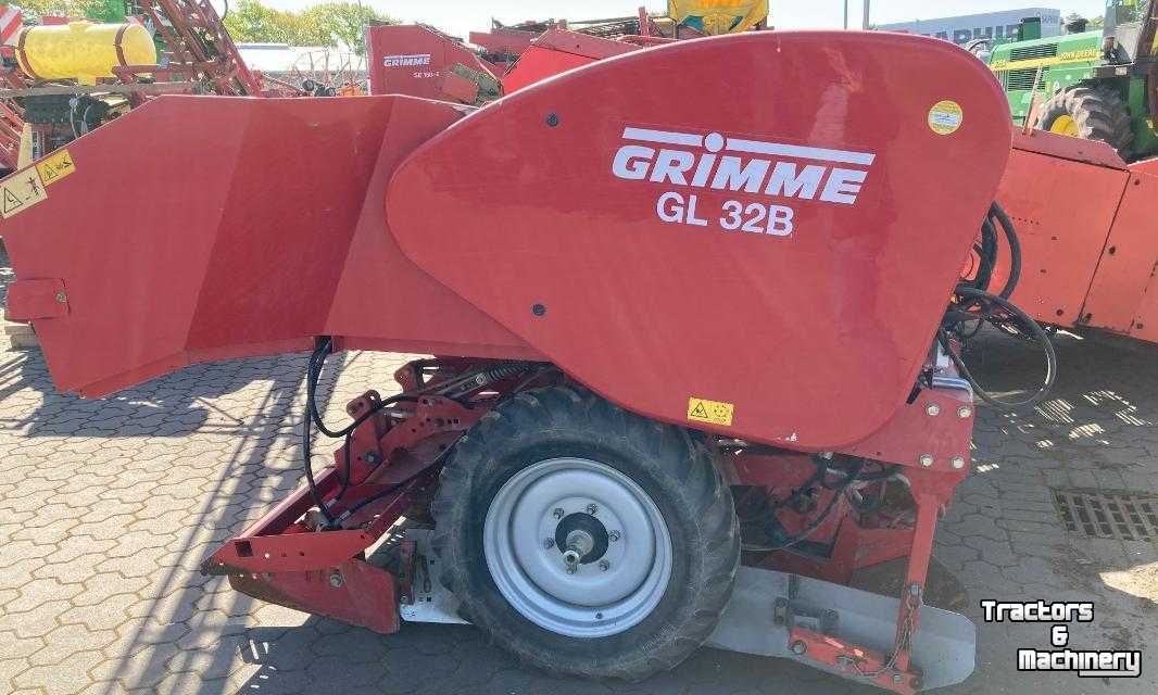 Potato planter Grimme GL 32 B Kartoffellegemaschine Potato Planter