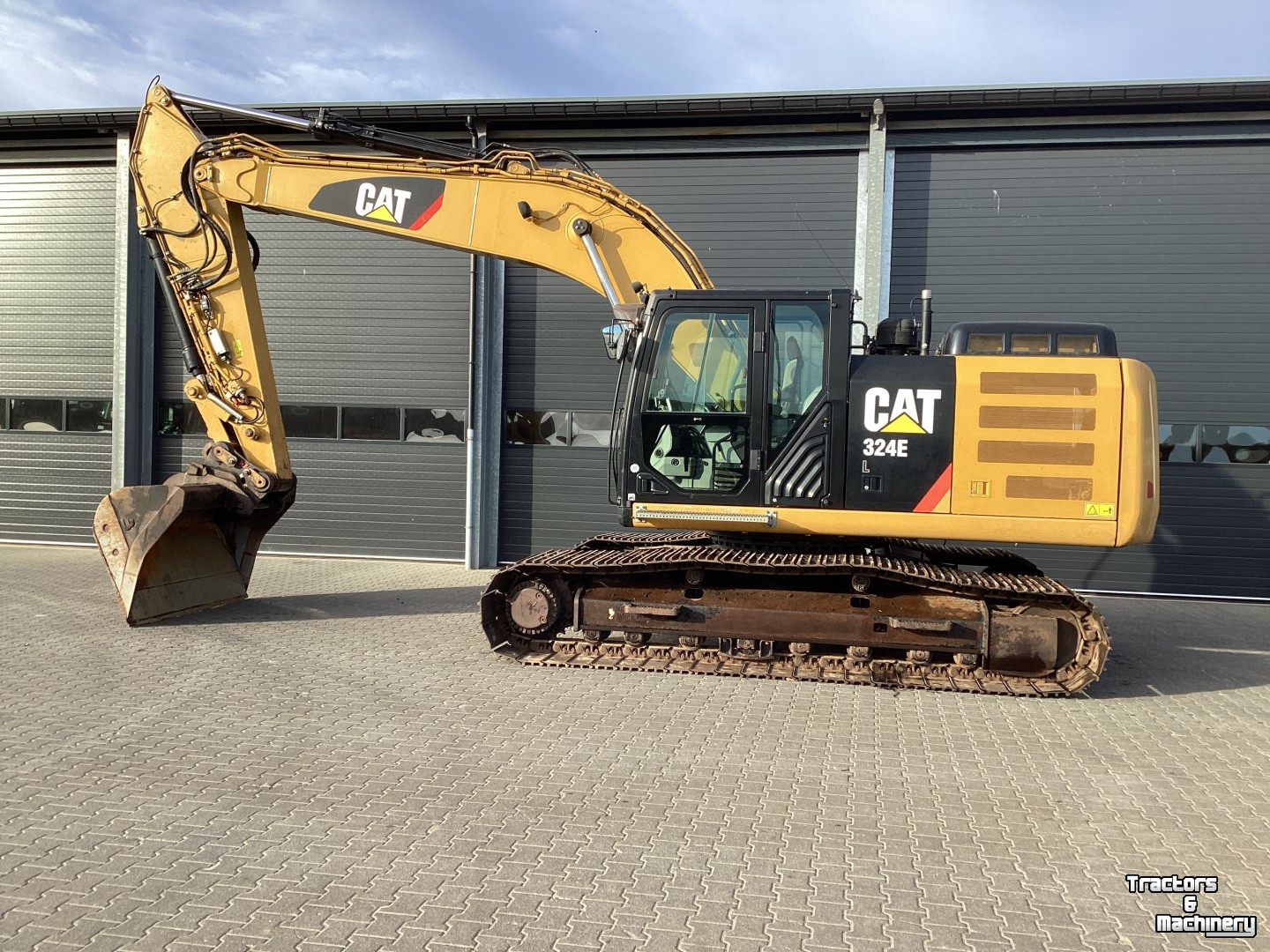 Excavator tracks Caterpillar 324 EL