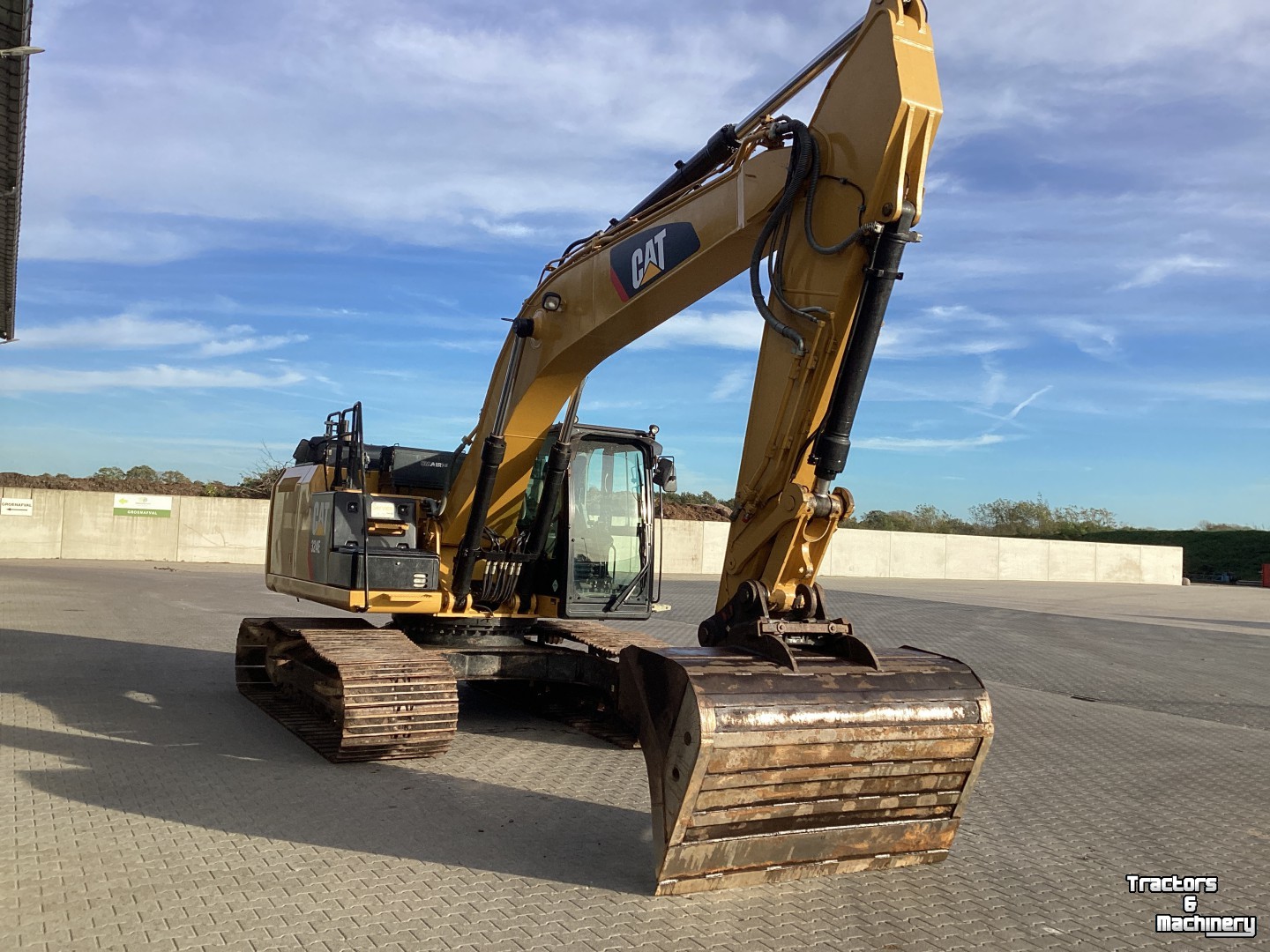 Excavator tracks Caterpillar 324 EL