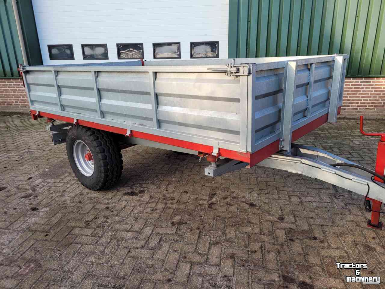 Dumptrailer  3 zijdige kieper 4 ton