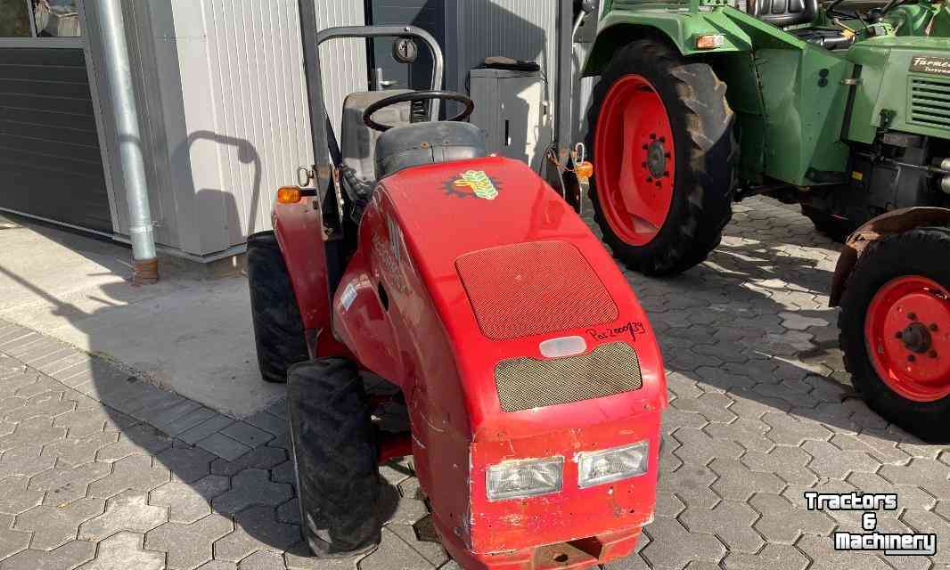 Horticultural Tractors McCormick G 30 R Kompakt Traktor