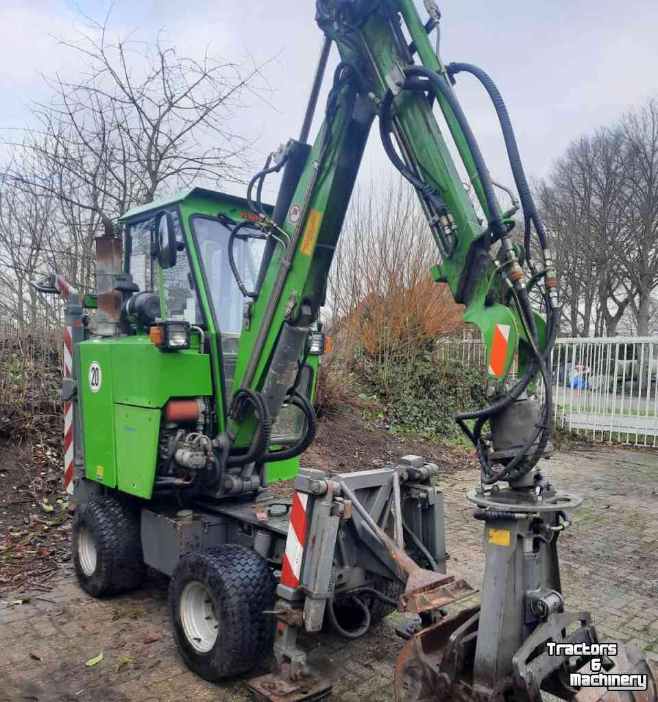 Excavator mobile Hansa APZ331 Grafdelver kraan