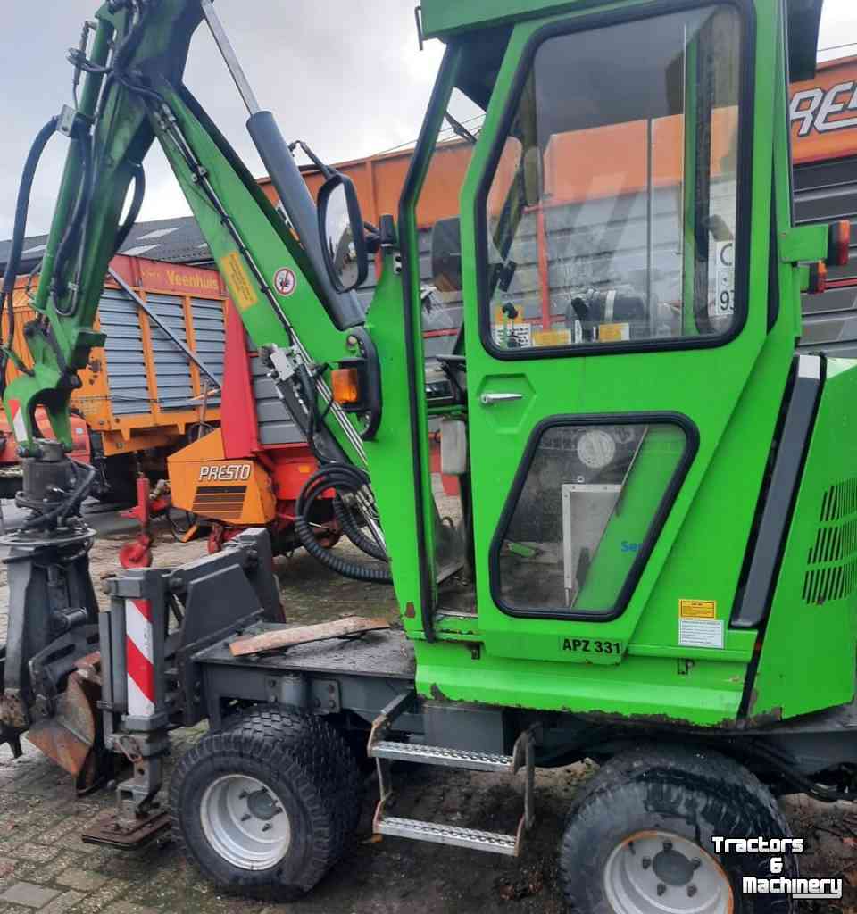 Excavator mobile Hansa APZ331 Grafdelver kraan