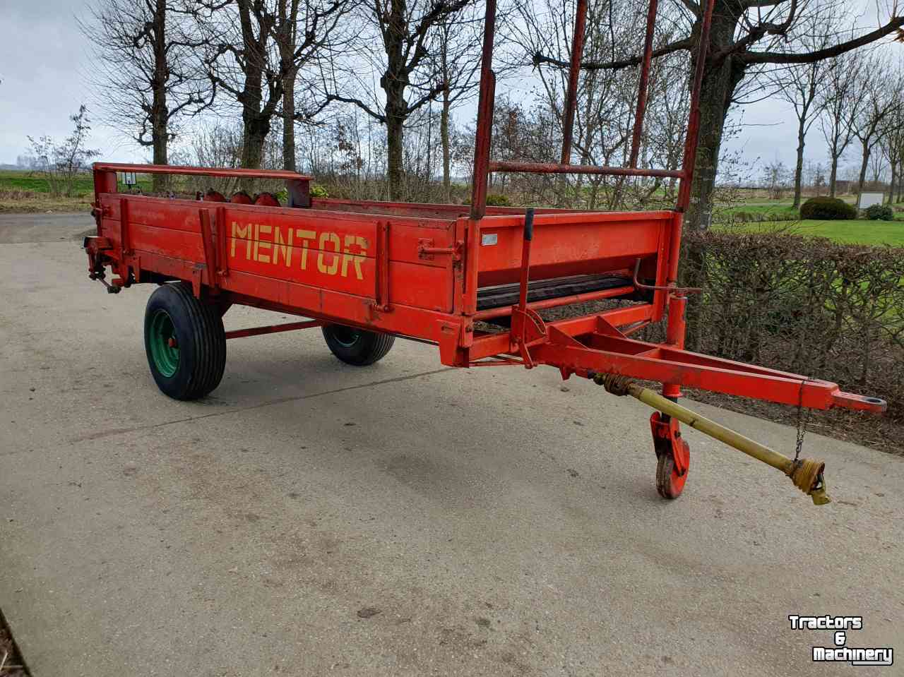 Manure spreader  Mentor mestverspreider, meststrooier, strooier, hooiwagen, kar