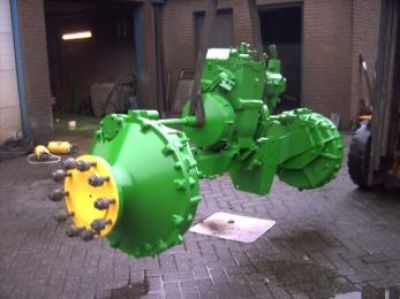 Used parts for forage harvesters John Deere Vooras / Front-axle / Onderdelen 7400 hakselaar