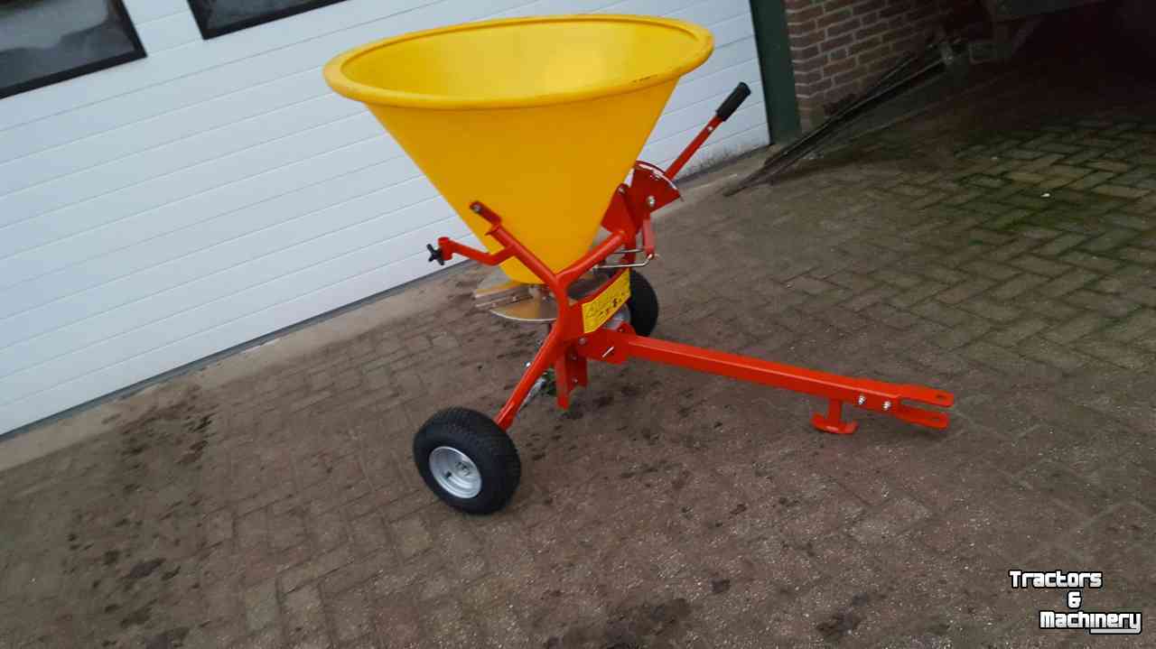 Fertilizer spreader  Jarmet getrokken kunstmeststrooier 200 ltr