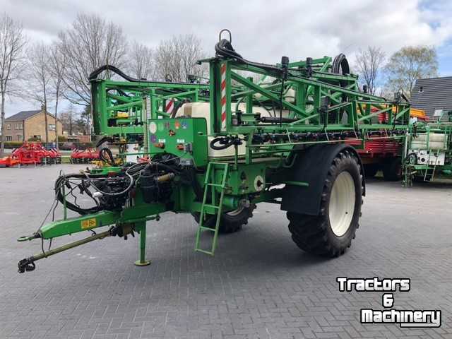 Fieldsprayer pull-type CHD D3033 Veldspuit