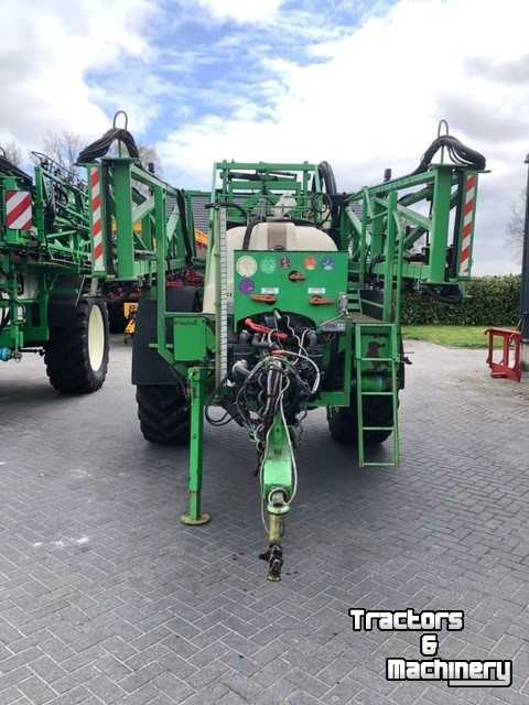 Fieldsprayer pull-type CHD D3033 Veldspuit