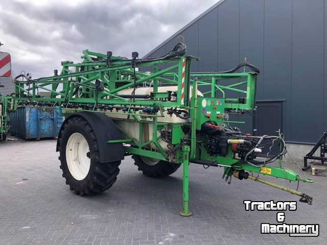 Fieldsprayer pull-type CHD D3033 Veldspuit