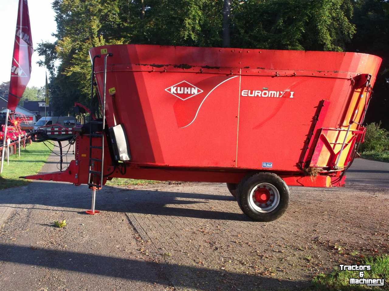 Vertical feed mixer Kuhn euromix 2070