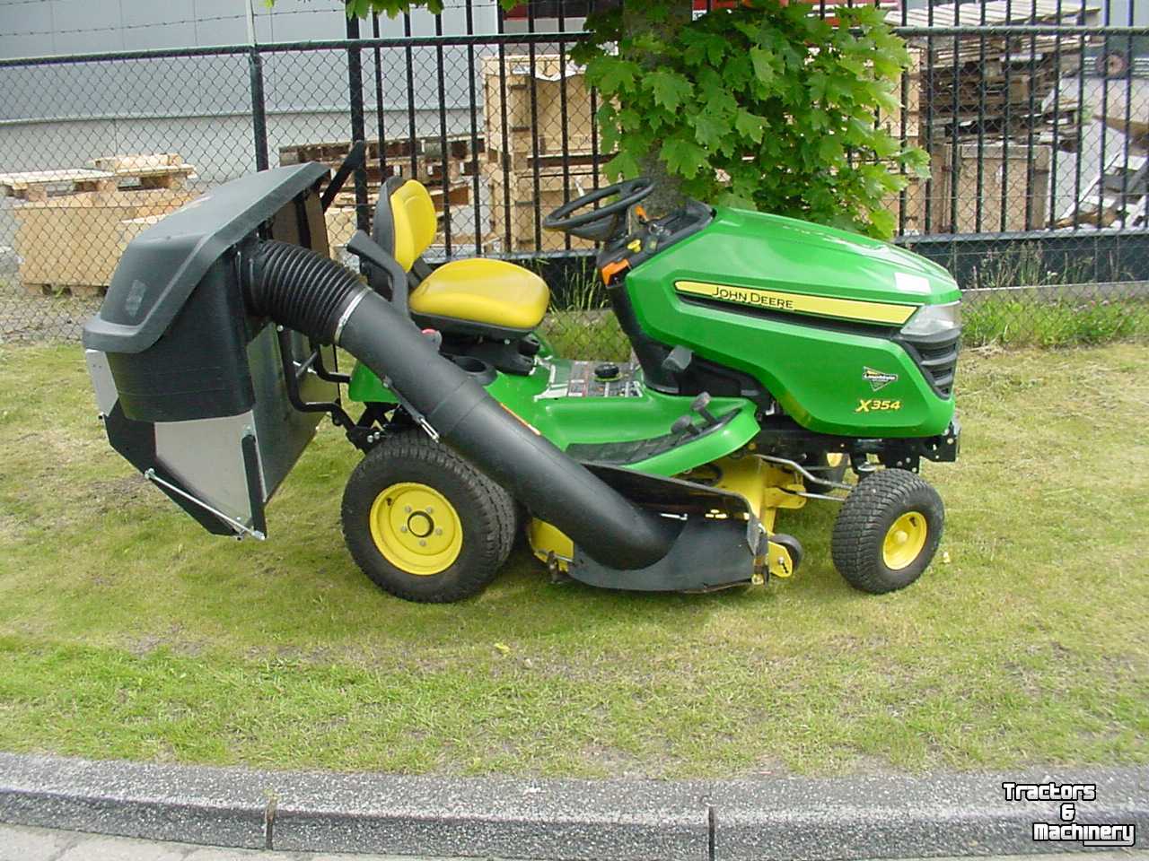 Mower self-propelled John Deere X354