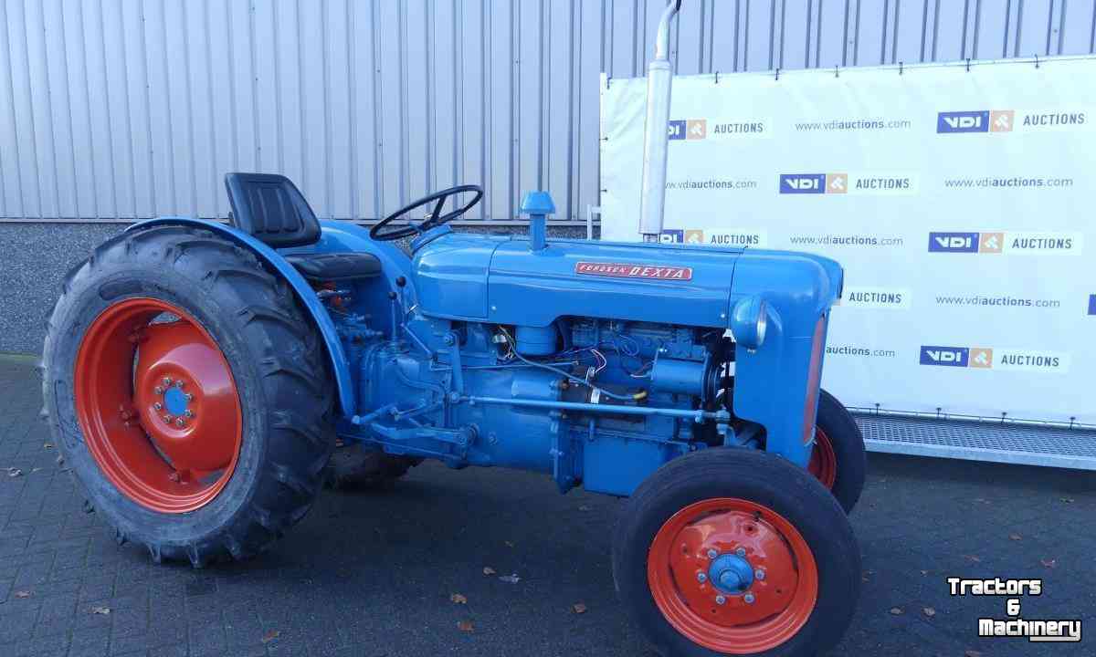 Oldtimers Fordson Dexta Vineyard Oldtimer Tractor