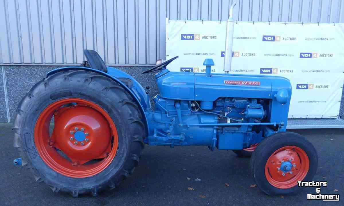 Oldtimers Fordson Dexta Vineyard Oldtimer Tractor