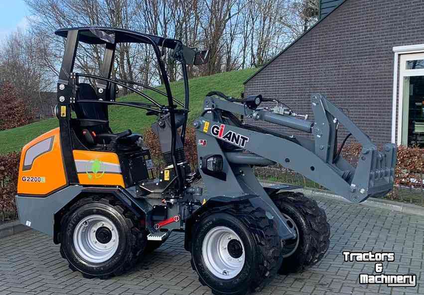 Wheelloader Giant G2200E