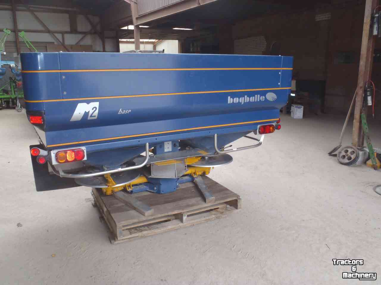 Fertilizer spreader Bogballe M2Q