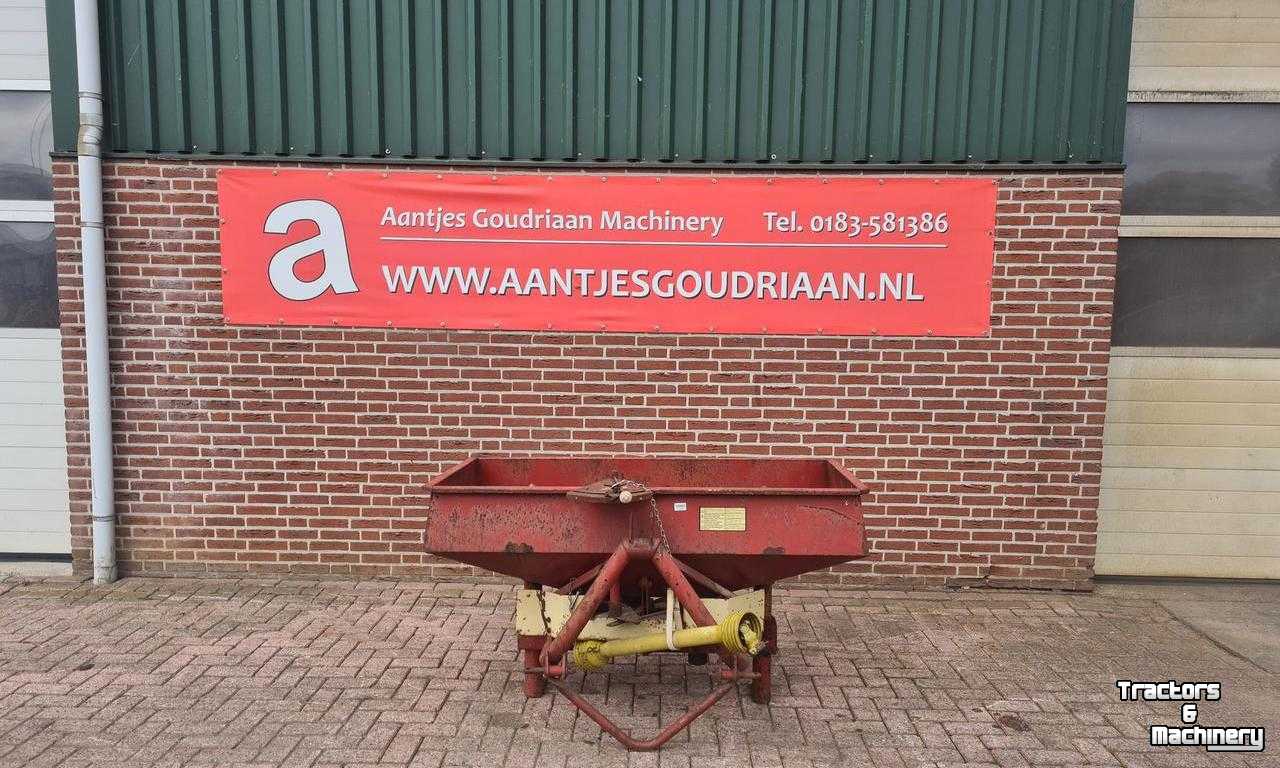 Fertilizer spreader PZ Vibrax Kunstmeststrooier