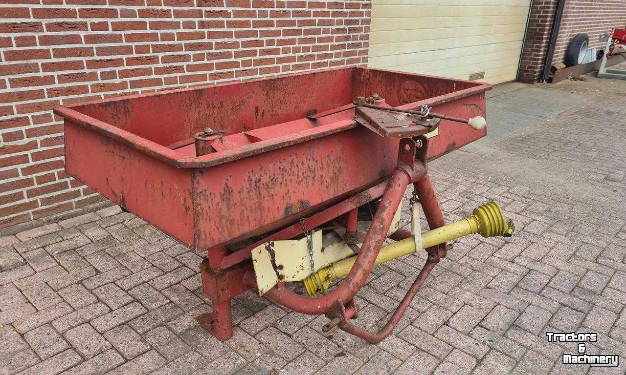 Fertilizer spreader PZ Vibrax Kunstmeststrooier