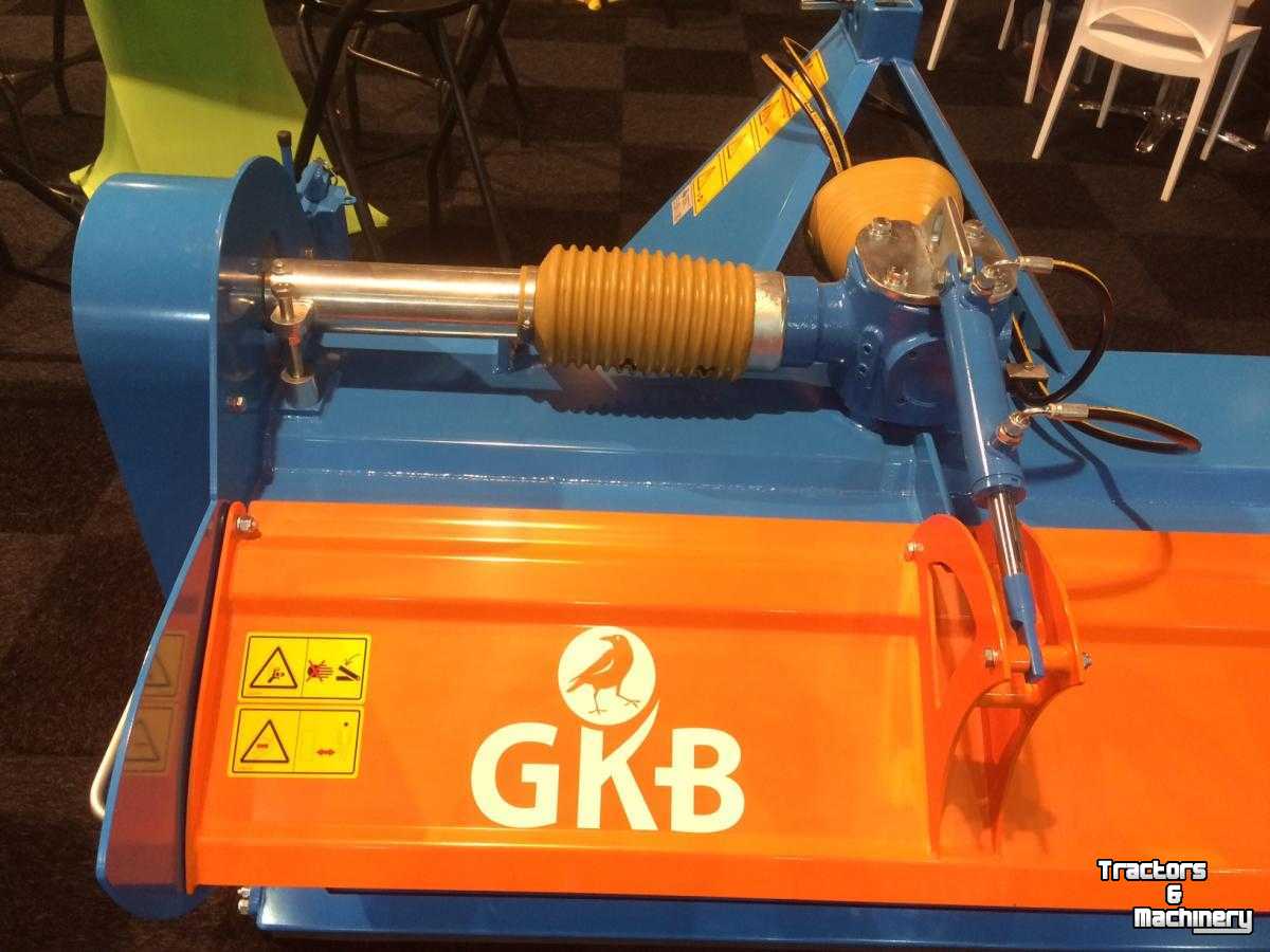 Spike roller  GKB VS160 Verticuteer machine