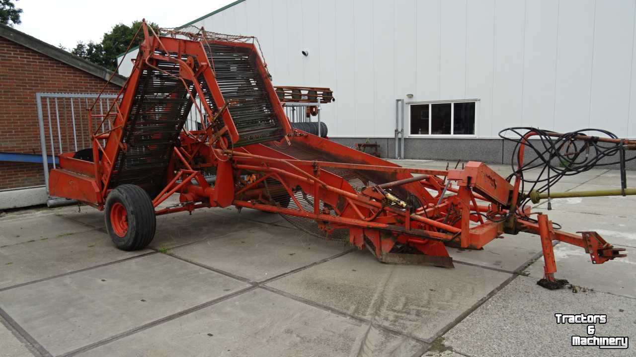 Onion harvester Amac D-2 uienlader