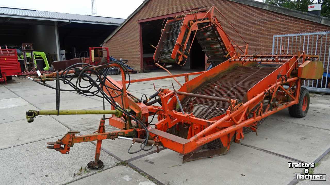 Onion harvester Amac D-2 uienlader