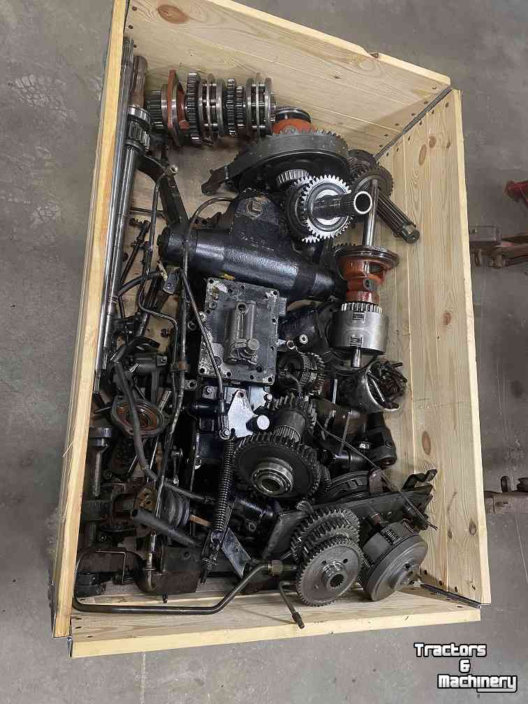 Engine Case-IH 685XL versnellingsbak delen