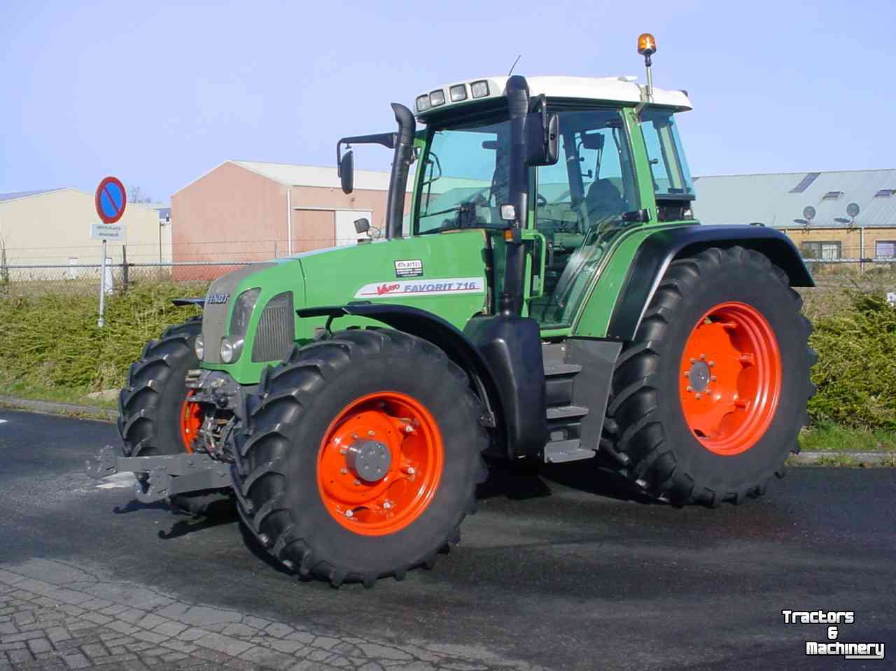 Tractors Fendt 716