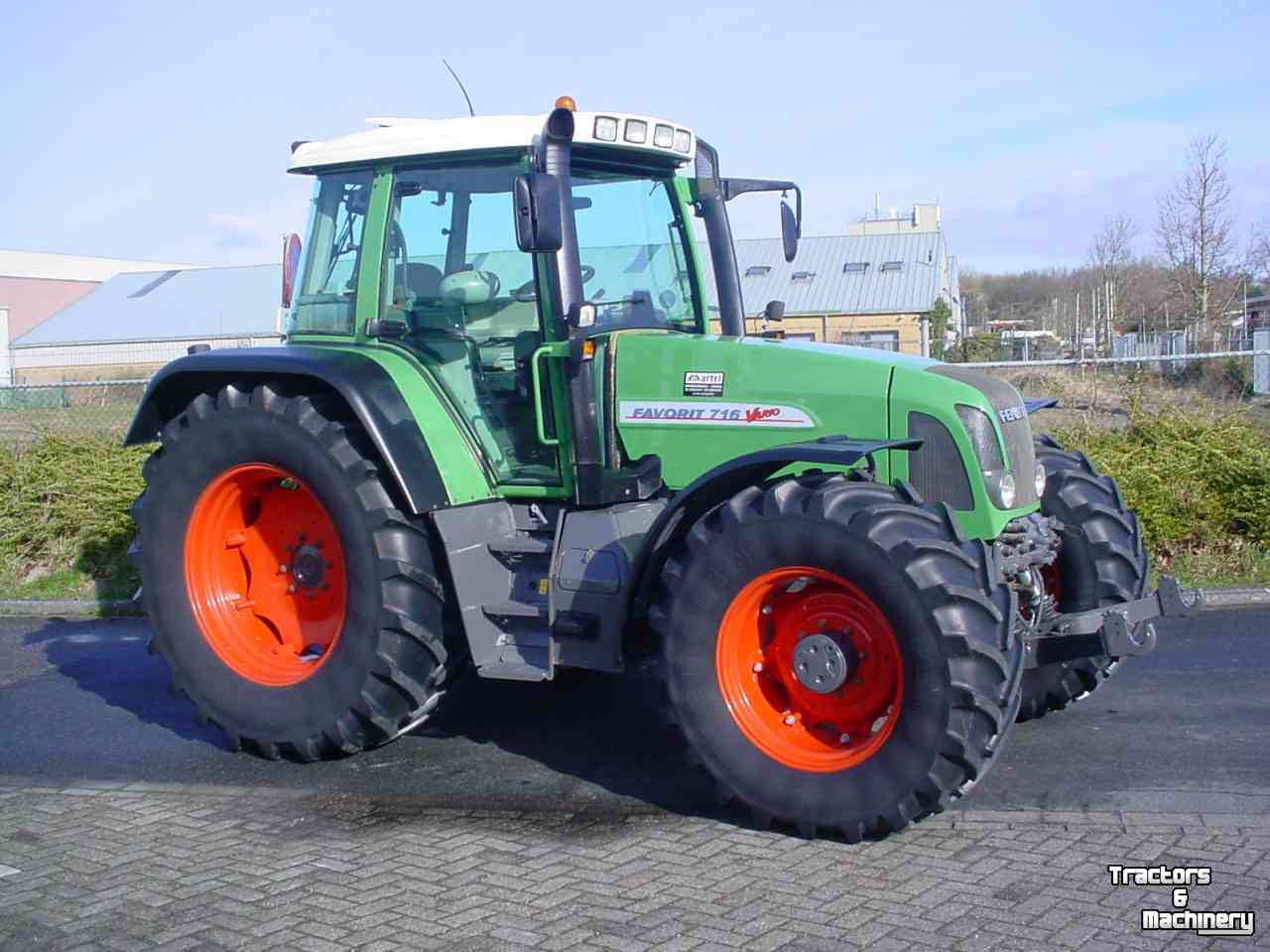 Tractors Fendt 716