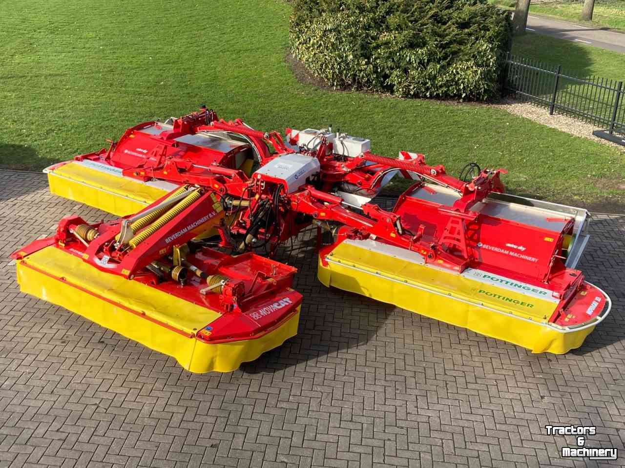 Mower Pottinger X8 ED Collector / Novacat 306 ED Alpha