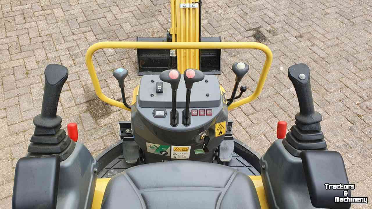 Excavator tracks Yanmar VIO 12 Nieuw overjarig!