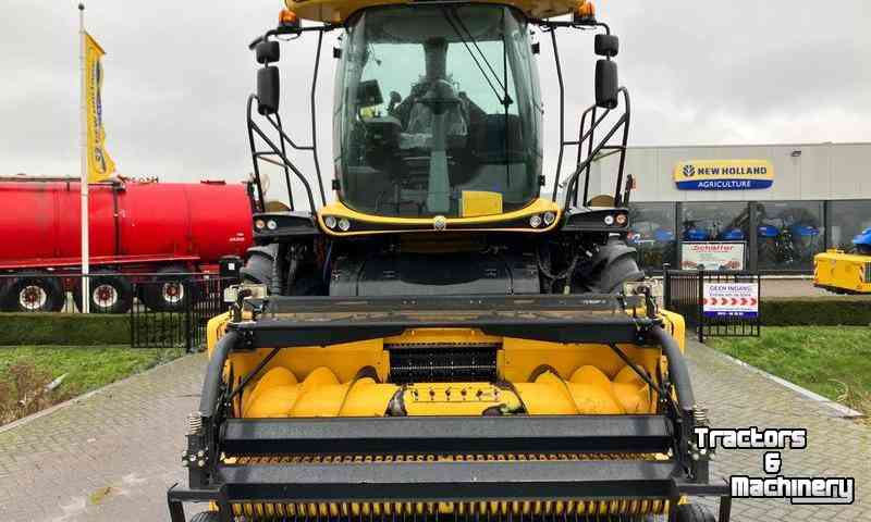 Forage-harvester New Holland FR 550 Zelfrijdende Veldhakselaar + PU + Maisbek