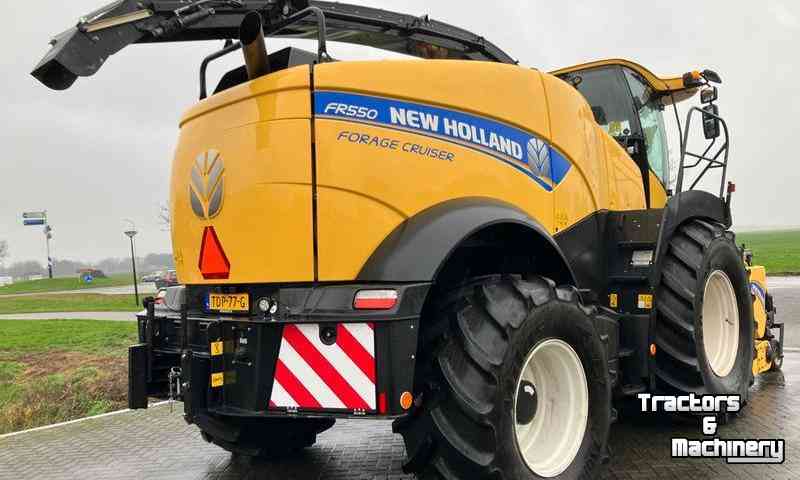 Forage-harvester New Holland FR 550 Zelfrijdende Veldhakselaar + PU + Maisbek