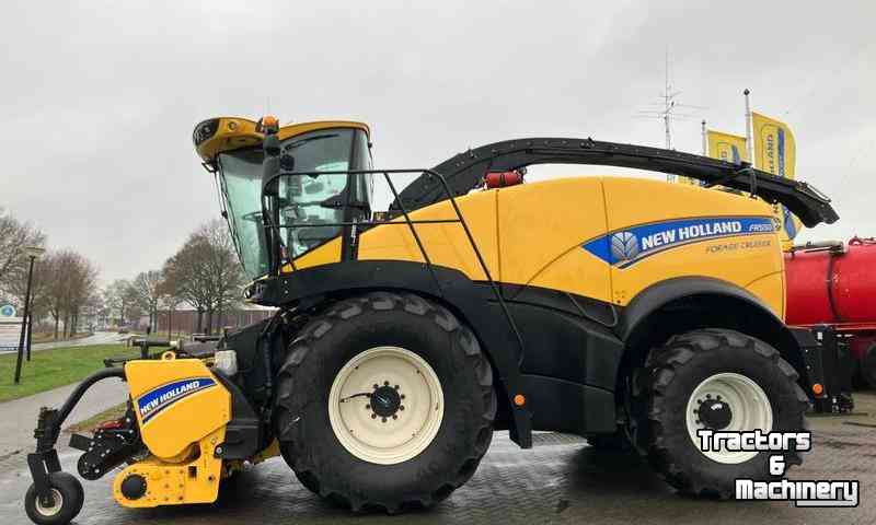 Forage-harvester New Holland FR 550 Zelfrijdende Veldhakselaar + PU + Maisbek