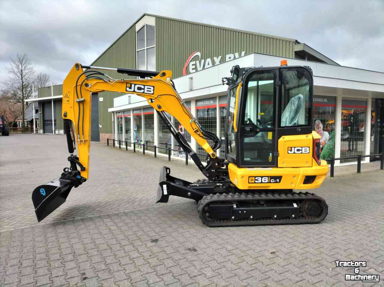 Excavator tracks JCB 36c-1