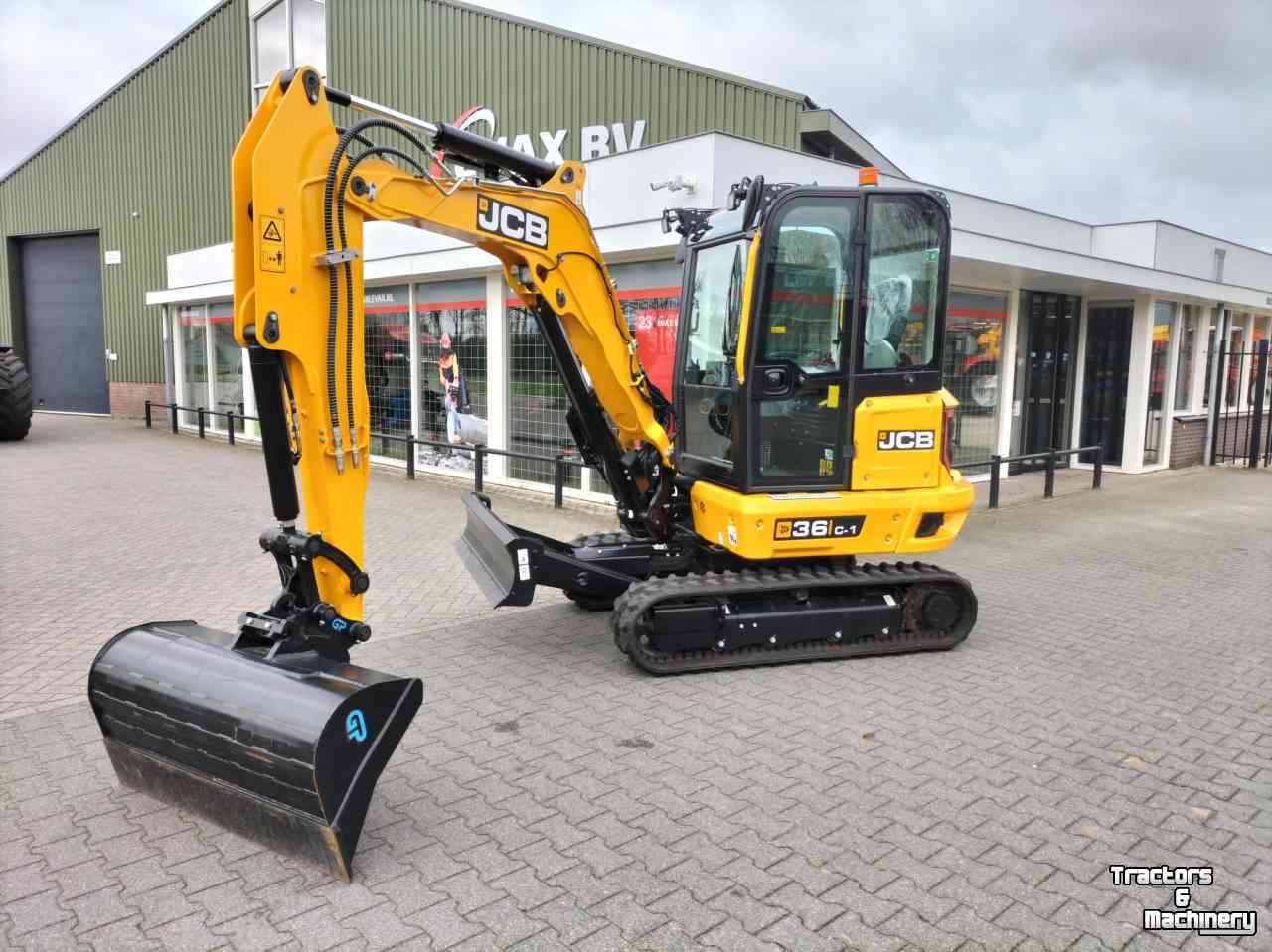 Excavator tracks JCB 36c-1