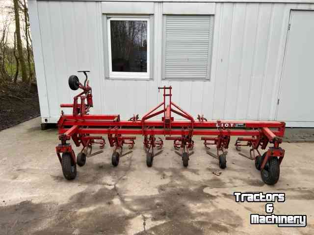 Inter-row cultivator  liot 6 rij