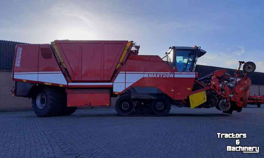 Sugar beet harvester Grimme Maxtron 620 Zelfrijdende Bietenrooier