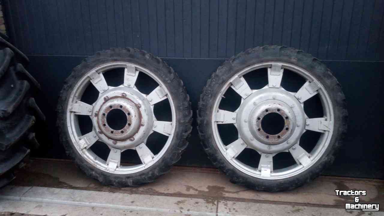 Wheels, Tyres, Rims & Dual spacers  Cultuurwielen 8.3r44