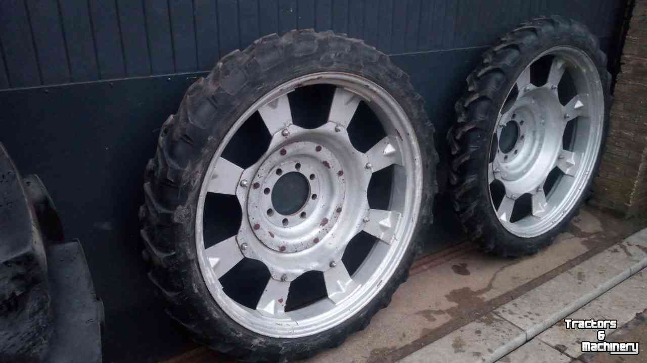 Wheels, Tyres, Rims & Dual spacers  Cultuurwielen 8.3r44