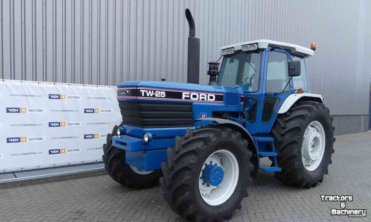 Tractors Ford TW 25