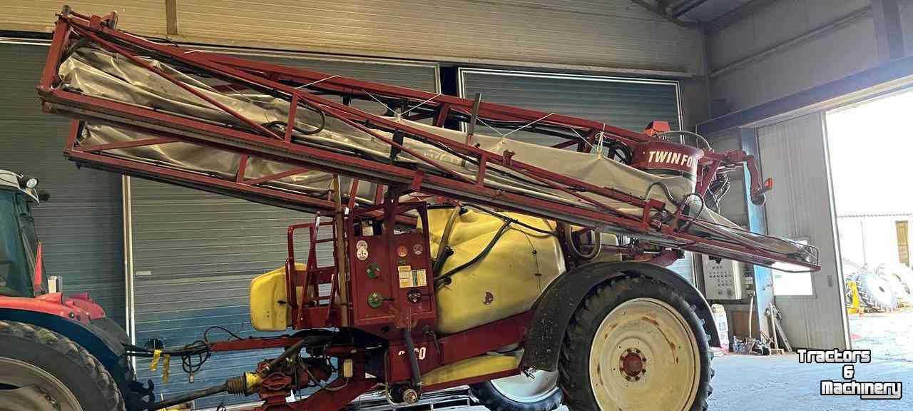 Fieldsprayer pull-type Hardi Commander CM Plus 2800 Getrokken Veldspuit