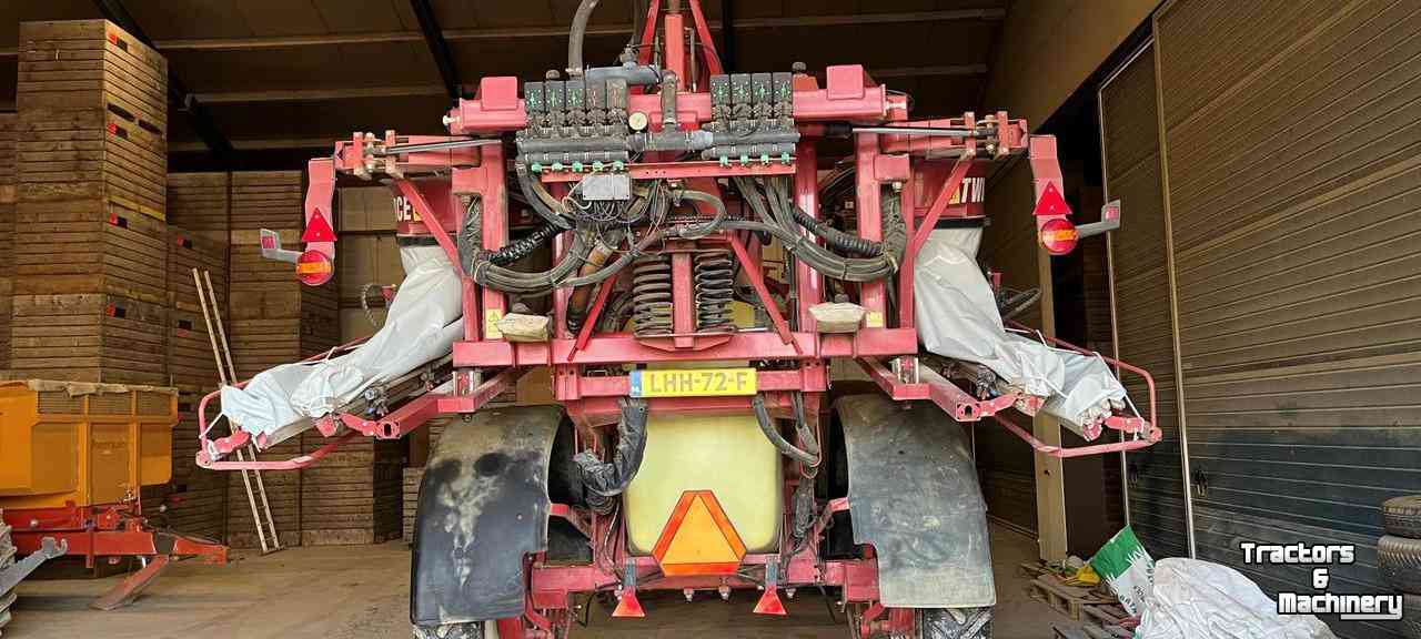 Fieldsprayer pull-type Hardi Commander CM Plus 2800 Getrokken Veldspuit