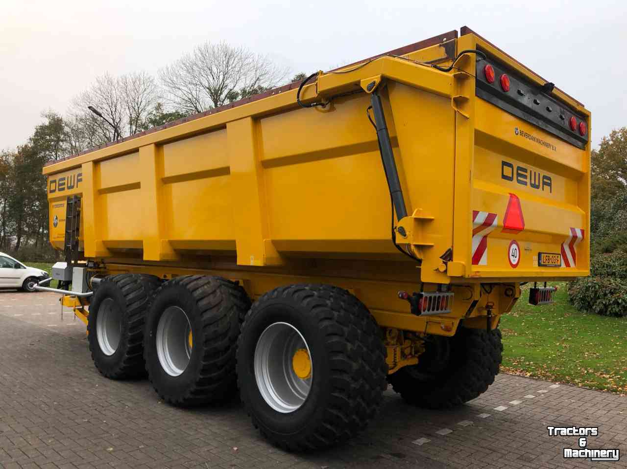 Dumptrailer Dewa CC 303