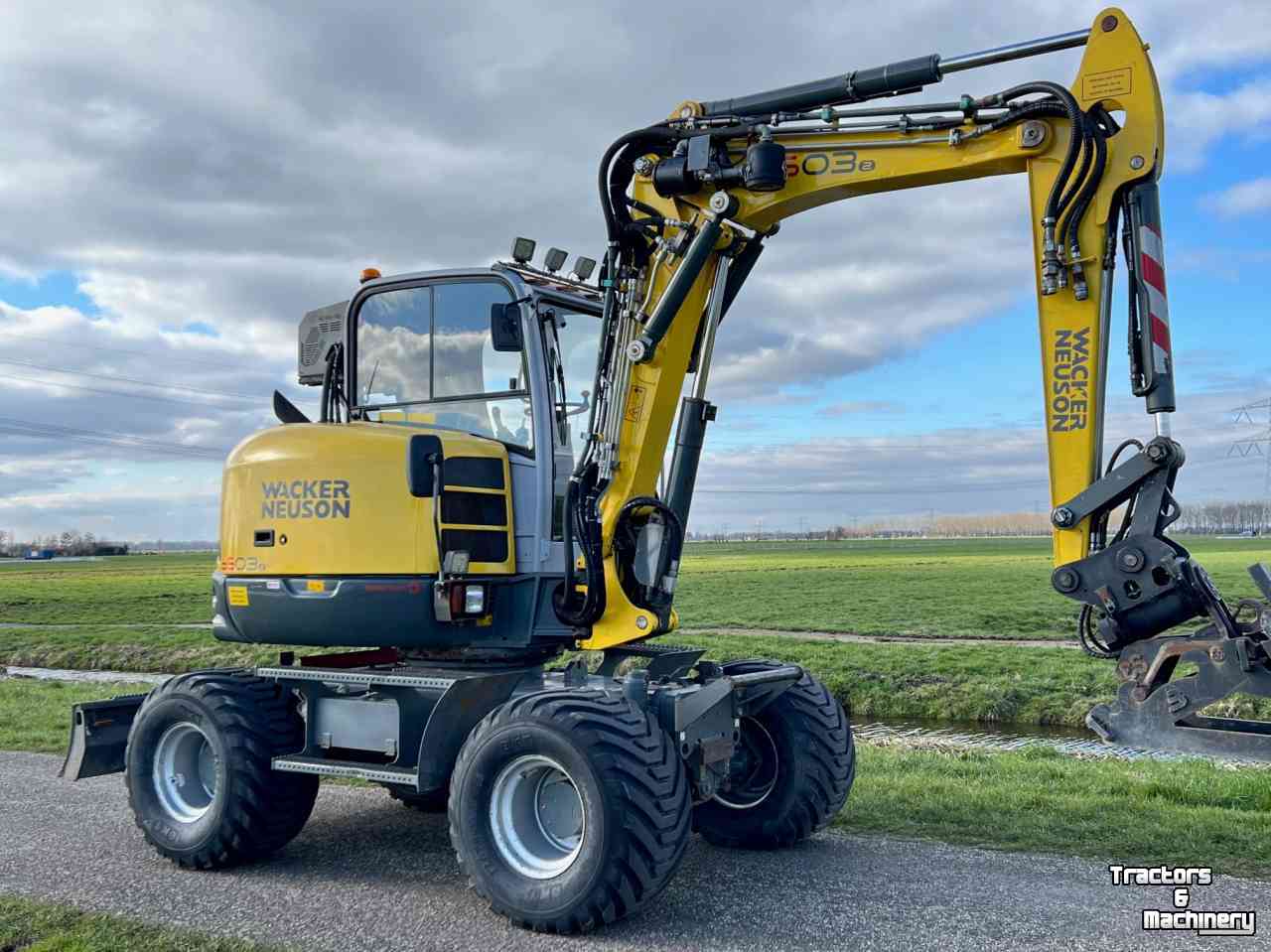 Excavator mobile Neuson 6503 wielkraan mobiel, zeer compleet, 7750 uur, BJ2013, kantelstuk en 4 bakken