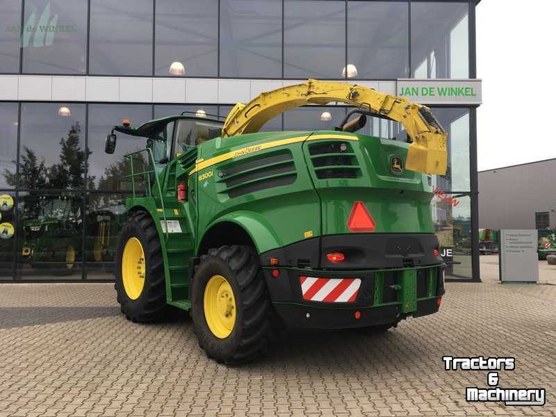 Forage-harvester John Deere 8300i