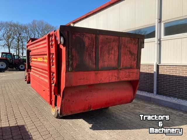 Silage-block distribution wagon Schuitemaker 40S